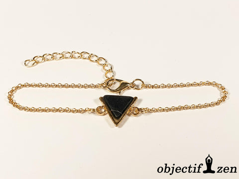bracelet fantaisie chaîne et triangle howlite noire objectif zen