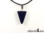 objectif zen pendentif triangle pierre de sable bleu