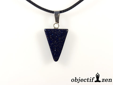 objectif zen pendentif triangle pierre de sable bleu
