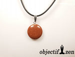pendentif galet 2 cm en pierre de soleil