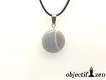 pendentif galet 2cm agate grise bandes objectif-zen