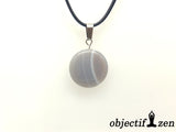 pendentif galet 2cm agate grise bandes objectif-zen