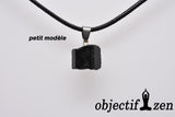 objectif zen pendentif pierre brute tourmaline noire 